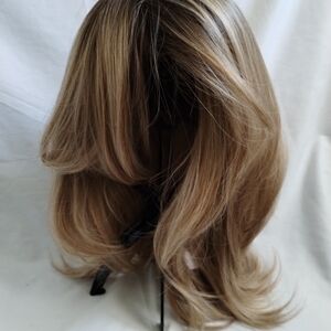 NWT  HAIRCUBE Ombre Brown Blonde Mix 18in Synthetic Wig Curtain Bangs Heat Safe